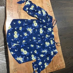 Yellow flowers on it